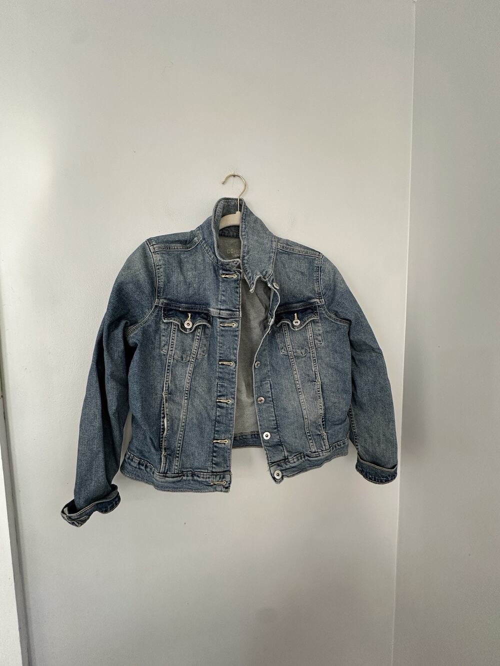 Denizen Levis Trucker Jacket Womens Large Blue Denim Jean Button Up Grunge City